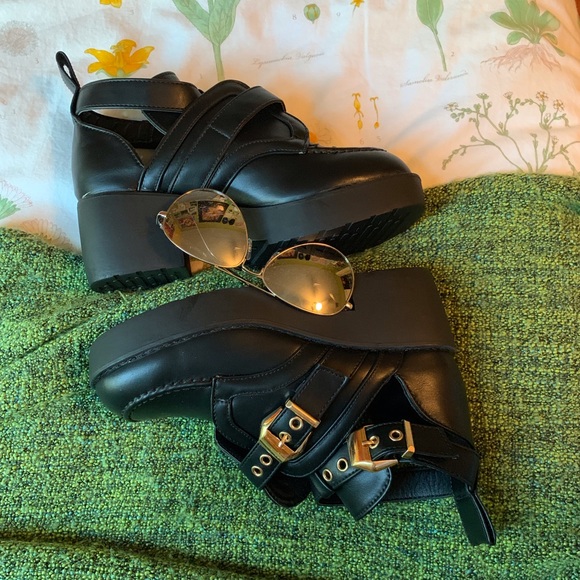 Black Shine Platform Buckle Cut Out Ankle Boots - Picture 3 of 3